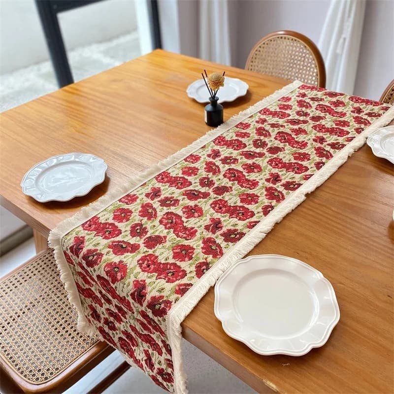 Bordløper i bomullsblanding med blomstermotiv